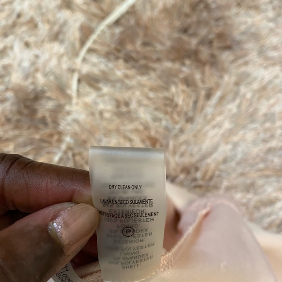 Calvin Klein Blush colored Sheath dress with 3/4 length Tulip sleeves. Size 6 - Picture 6 of 7